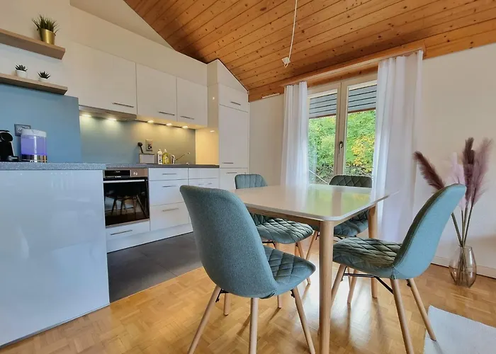 Апартаменты Fischerhuesli Directly On Thun *