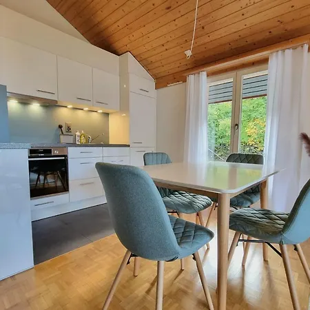 Апартаменты Fischerhuesli Directly On Thun *